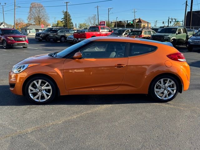 Used 2016 Hyundai Veloster image 4