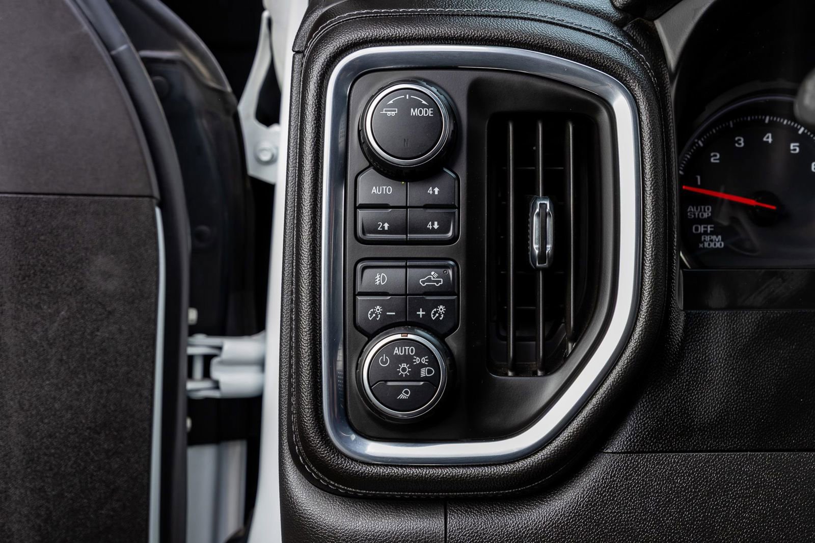 Used 2020 Chevrolet Silverado 1500 LT Trail Boss image 22