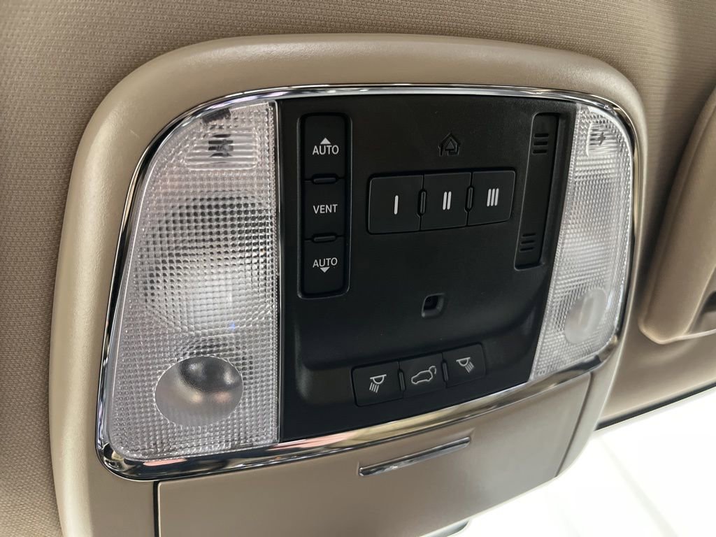 Used 2021 Jeep Grand Cherokee Limited AWD/4WD image 17