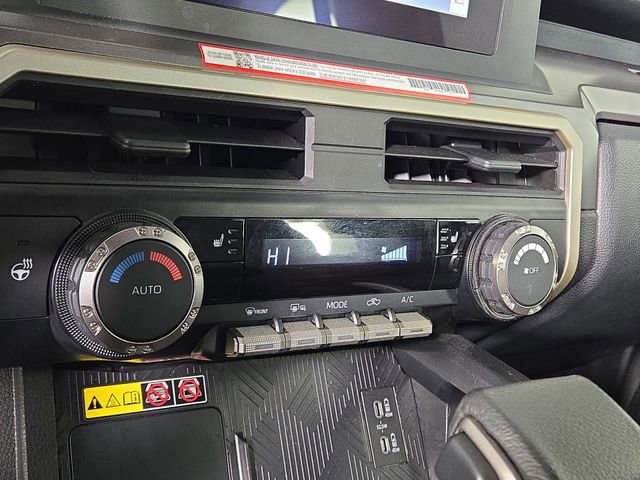 Used 2025 Toyota Tacoma SR5 AWD/4WD image 21
