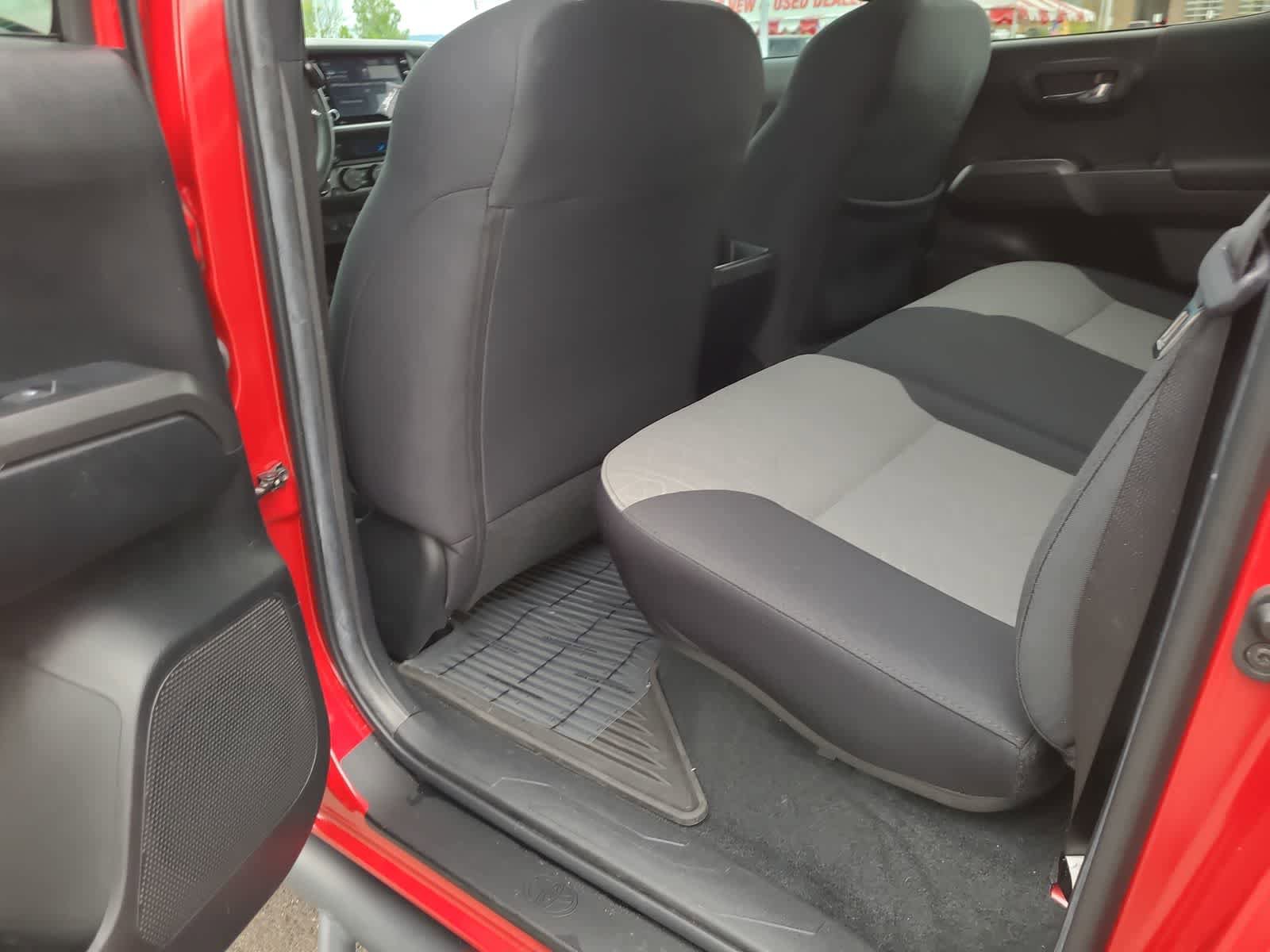 Used 2022 Toyota Tacoma TRD Off-Road w/ Technology Package image 20