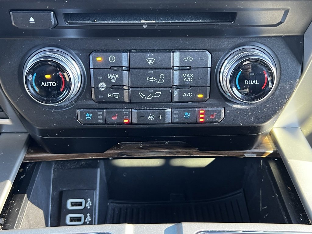 Used 2018 Ford F150 Lariat w/ Equipment Group 502A Luxury image 26