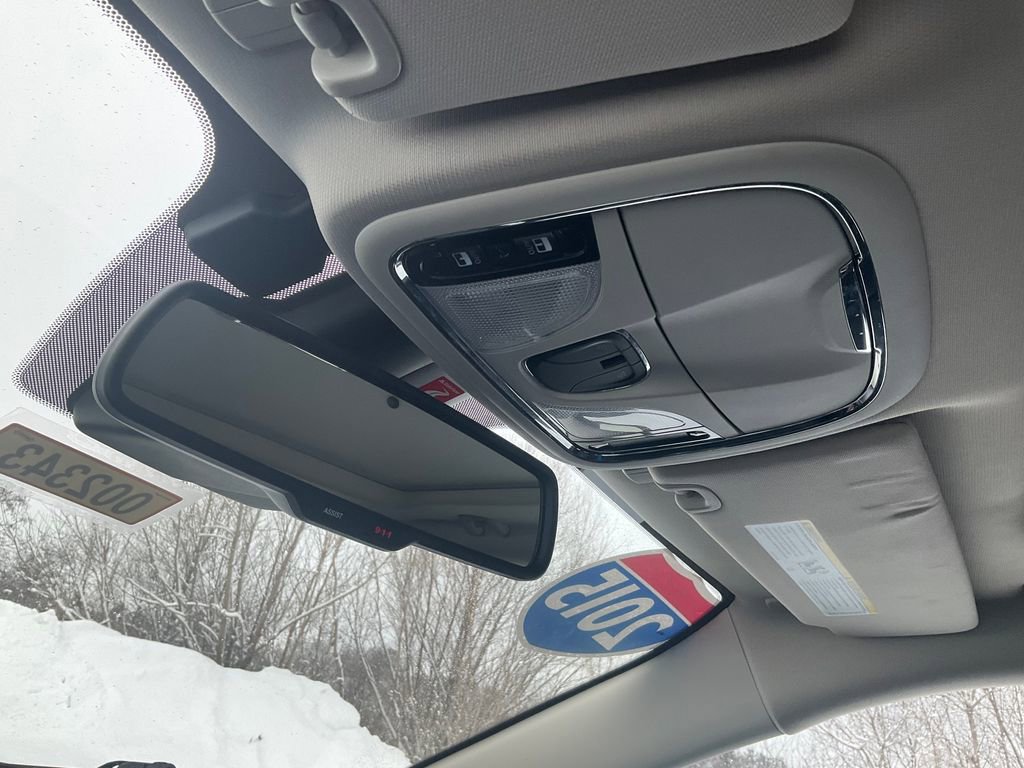 Used 2015 Jeep Cherokee Limited w/ Luxury Group AWD/4WD image 15