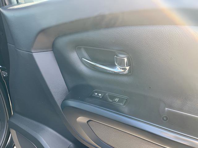 Used 2018 Nissan Titan SL w/ Midnight Edition image 35