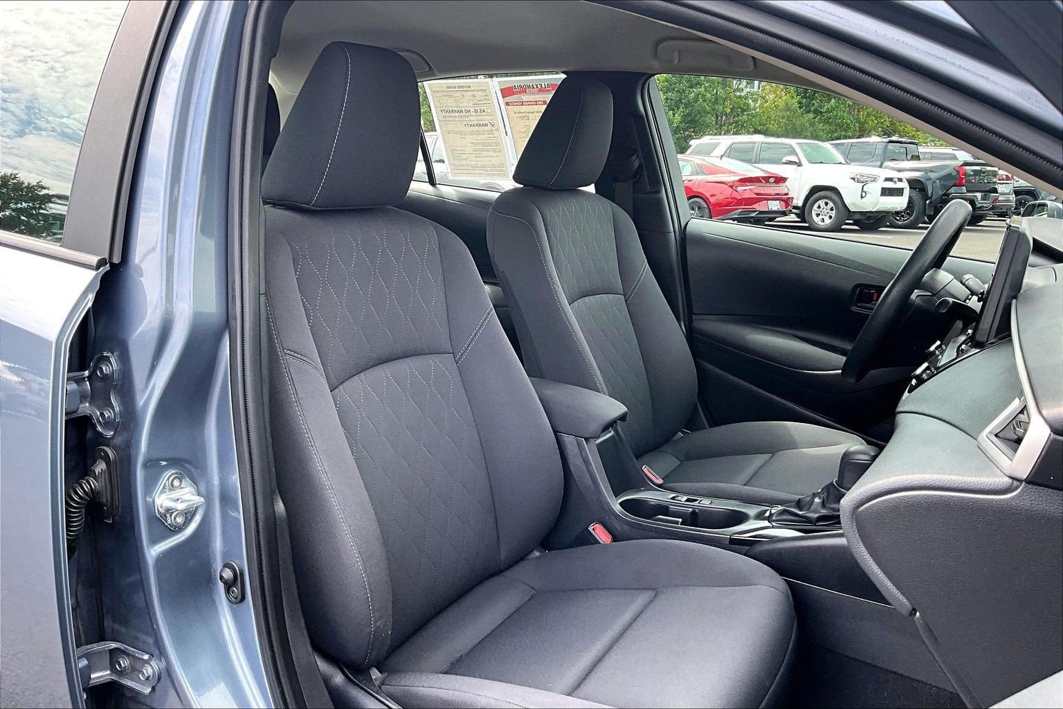 Used 2025 Toyota Corolla LE FWD image 7