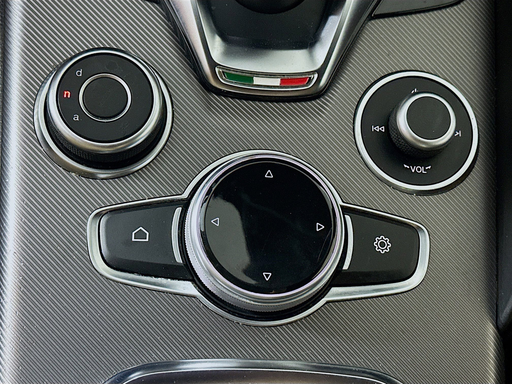 Used 2020 Alfa Romeo Giulia Ti Sport w/ Quick Order Package 22S Sport image 24