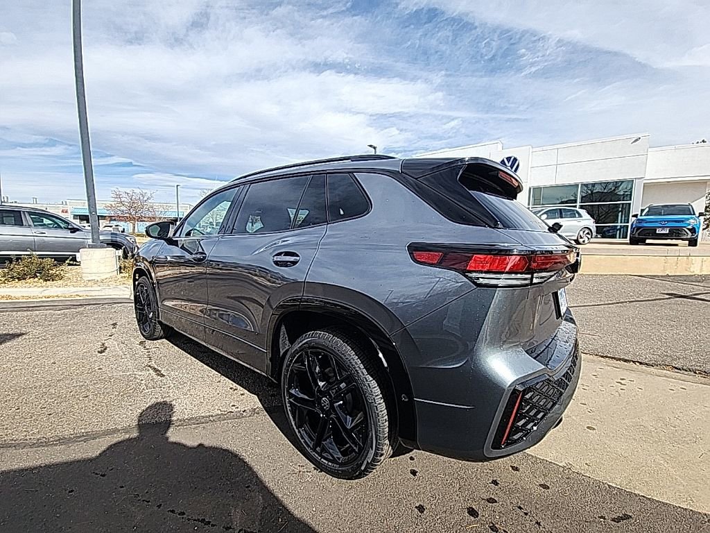 New 2026 Volkswagen Tiguan SE R-Line image 3