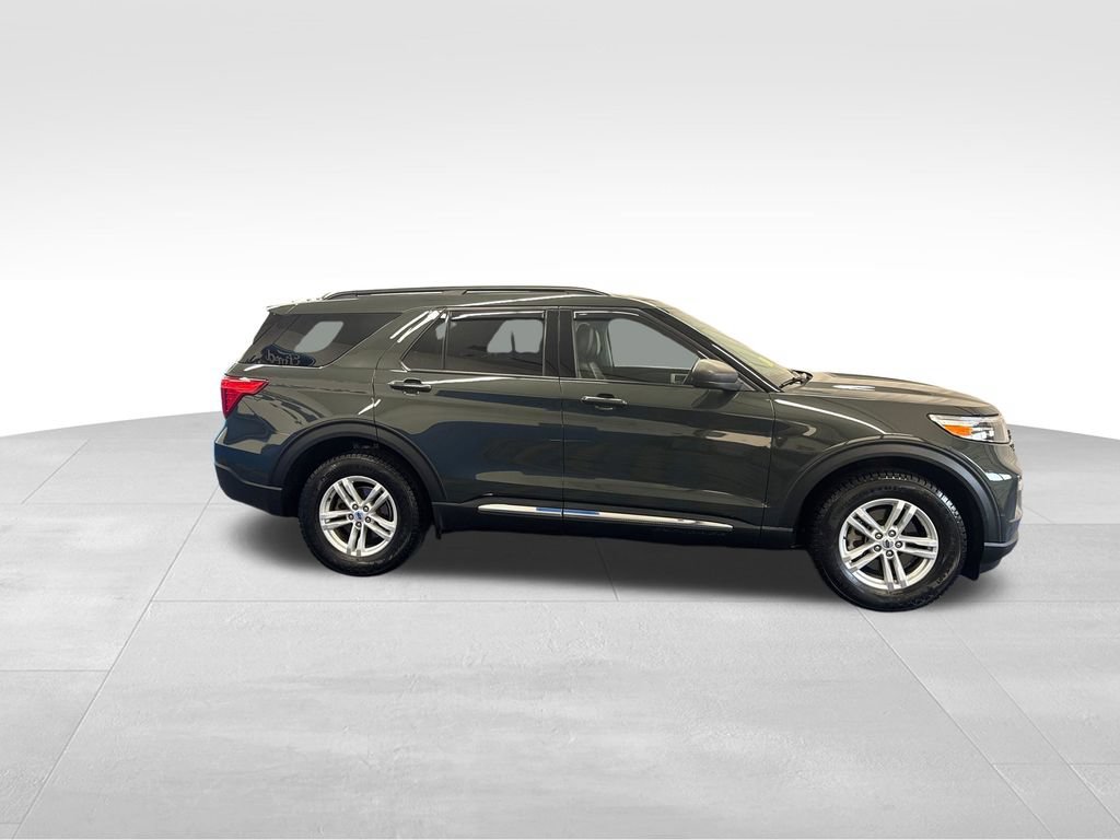 Certified 2022 Ford Explorer XLT w/ Equipment Group 202A AWD/4WD image 7