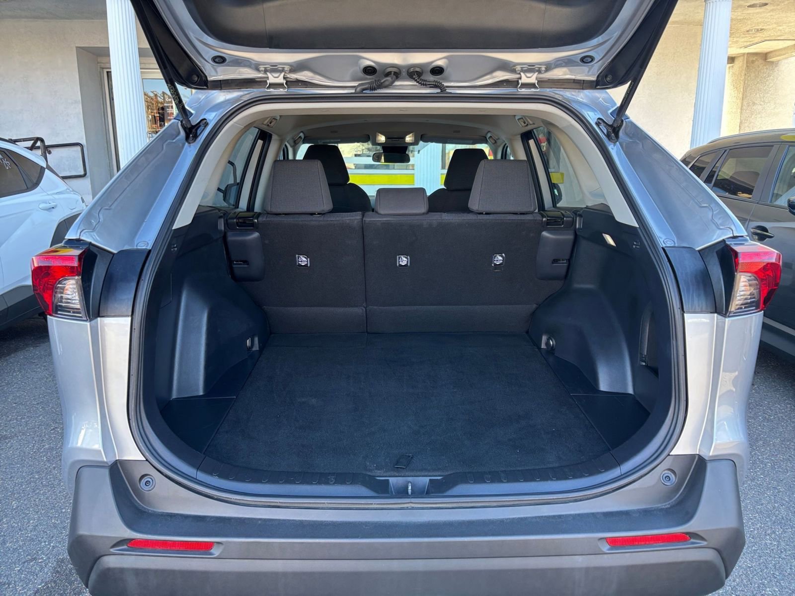 Used 2025 Toyota RAV4 LE image 27