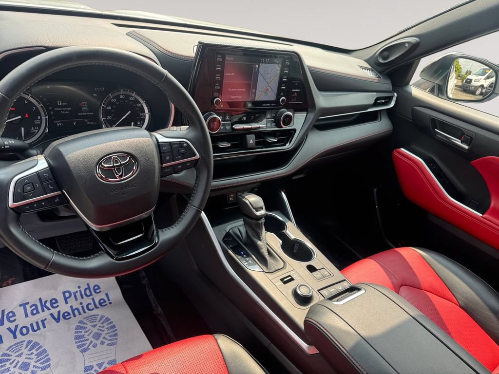 Used 2022 Toyota Highlander XSE AWD/4WD image 10