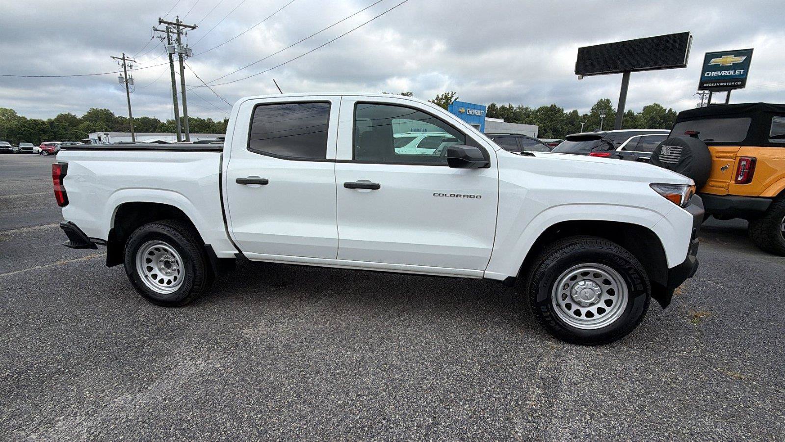 Used 2024 Chevrolet Colorado W/T RWD image 7