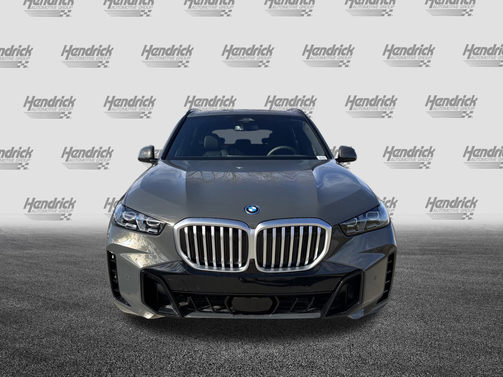 Used 2026 BMW X5 xDrive50e w/ M Sport Package image 3