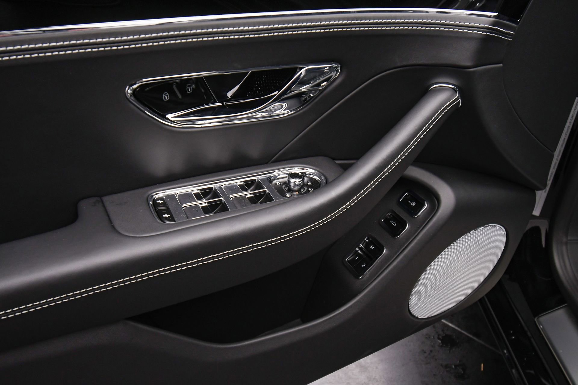 New 2026 Bentley Flying Spur Plug-In Hybrid image 42