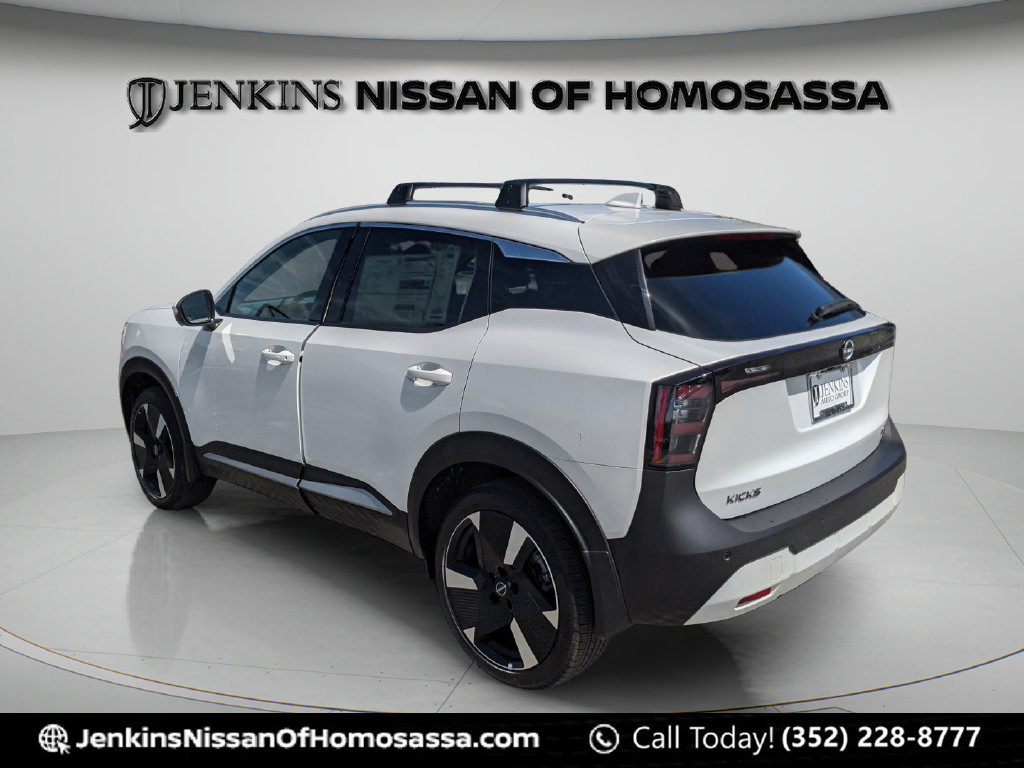Certified 2025 Nissan Kicks SR FWD image 6