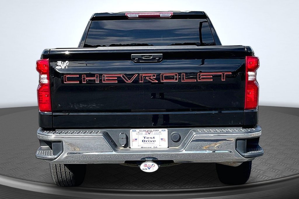 Used 2023 Chevrolet Silverado 1500 LT AWD/4WD image 6