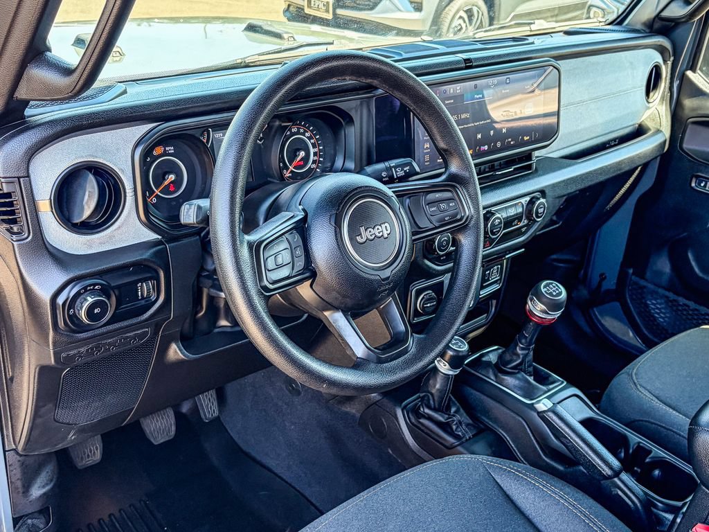 Used 2025 Jeep Wrangler Sport AWD/4WD image 14