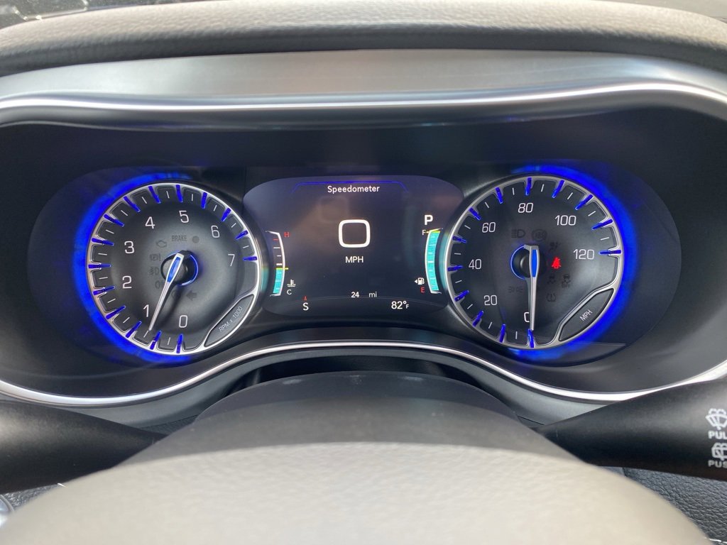 New 2026 Chrysler Pacifica Limited w/ S Appearance Package image 25