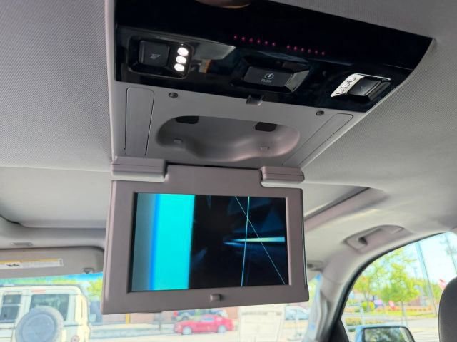 Used 2015 Chevrolet Suburban LTZ AWD/4WD image 18