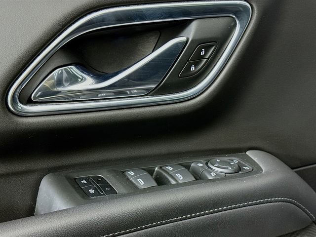 Used 2021 Chevrolet Suburban Z71 w/ Luxury Package image 20