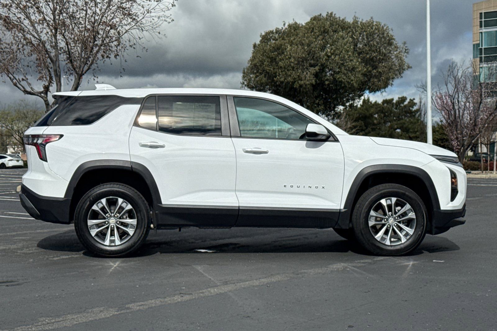 Used 2026 Chevrolet Equinox LT w/ LPO, Floor Liner Package image 3