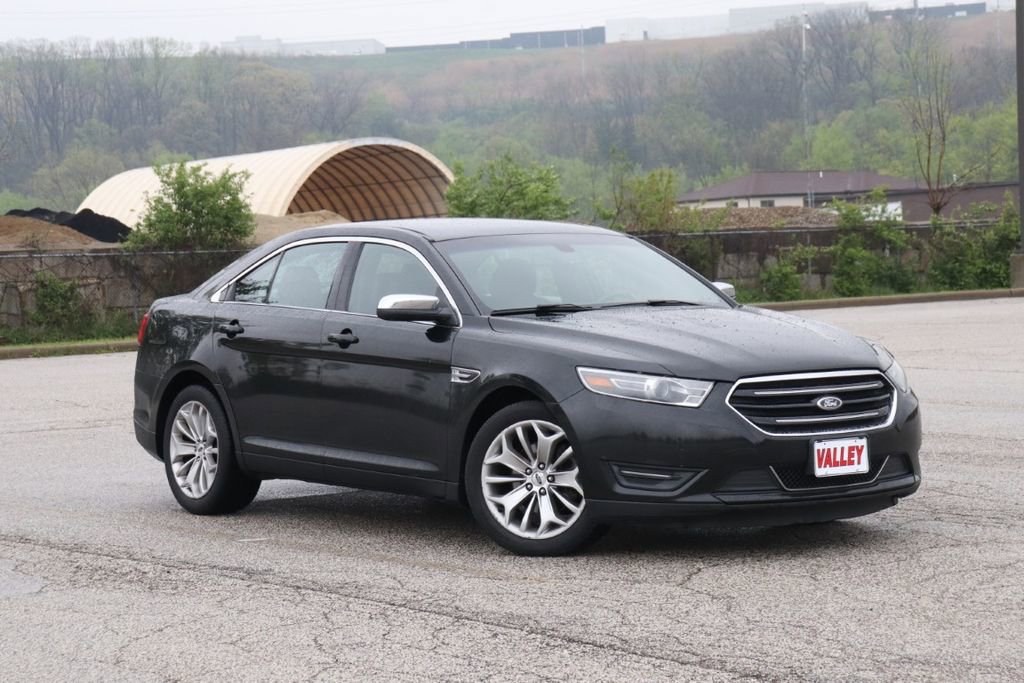 Used 2015 Ford Taurus Limited FWD image 2