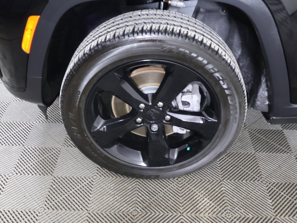 Used 2024 Jeep Grand Cherokee L Altitude image 21