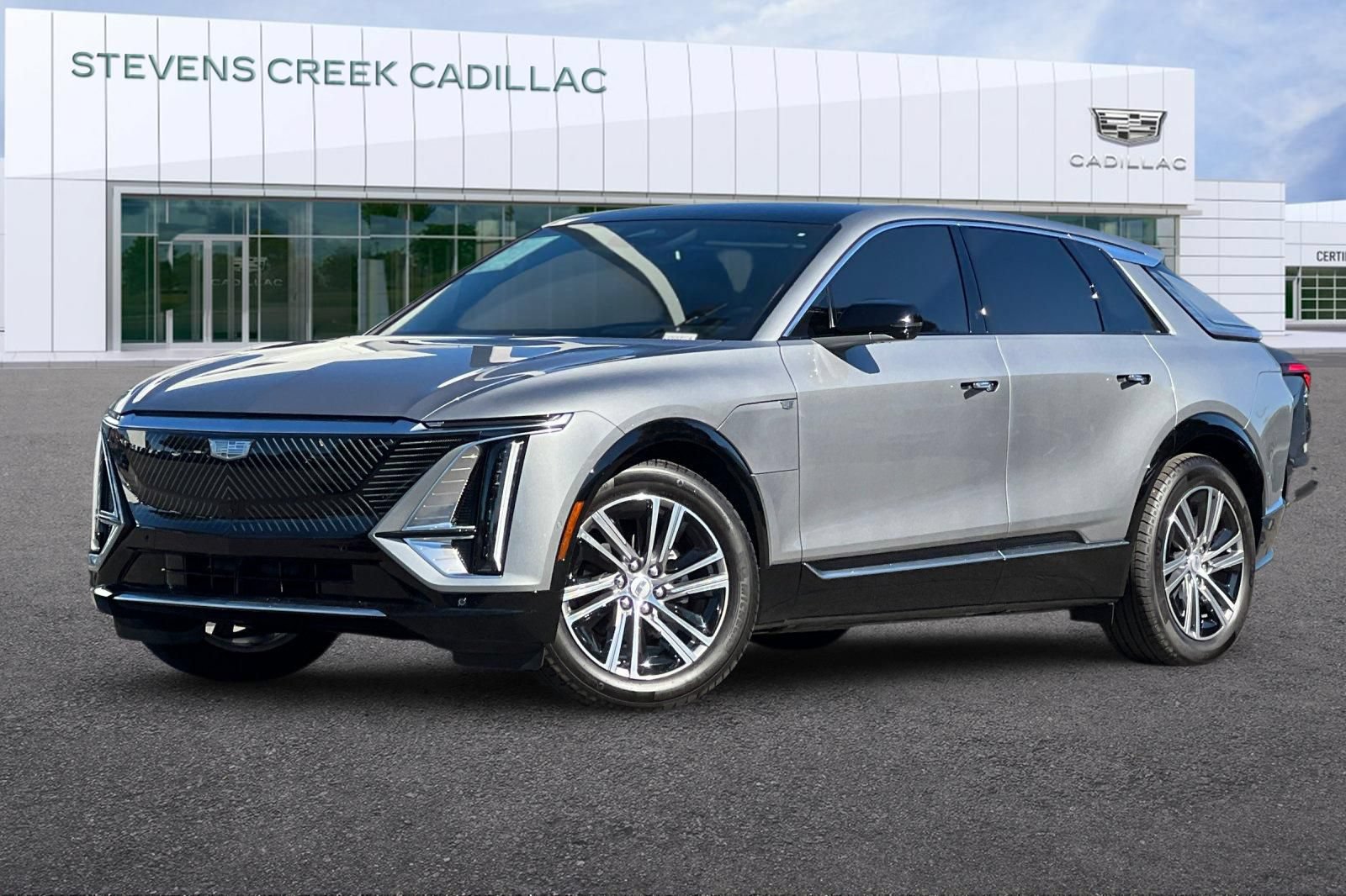 Used 2026 Cadillac Lyriq Luxury w/ LPO, Floor Liner Package RWD image 7