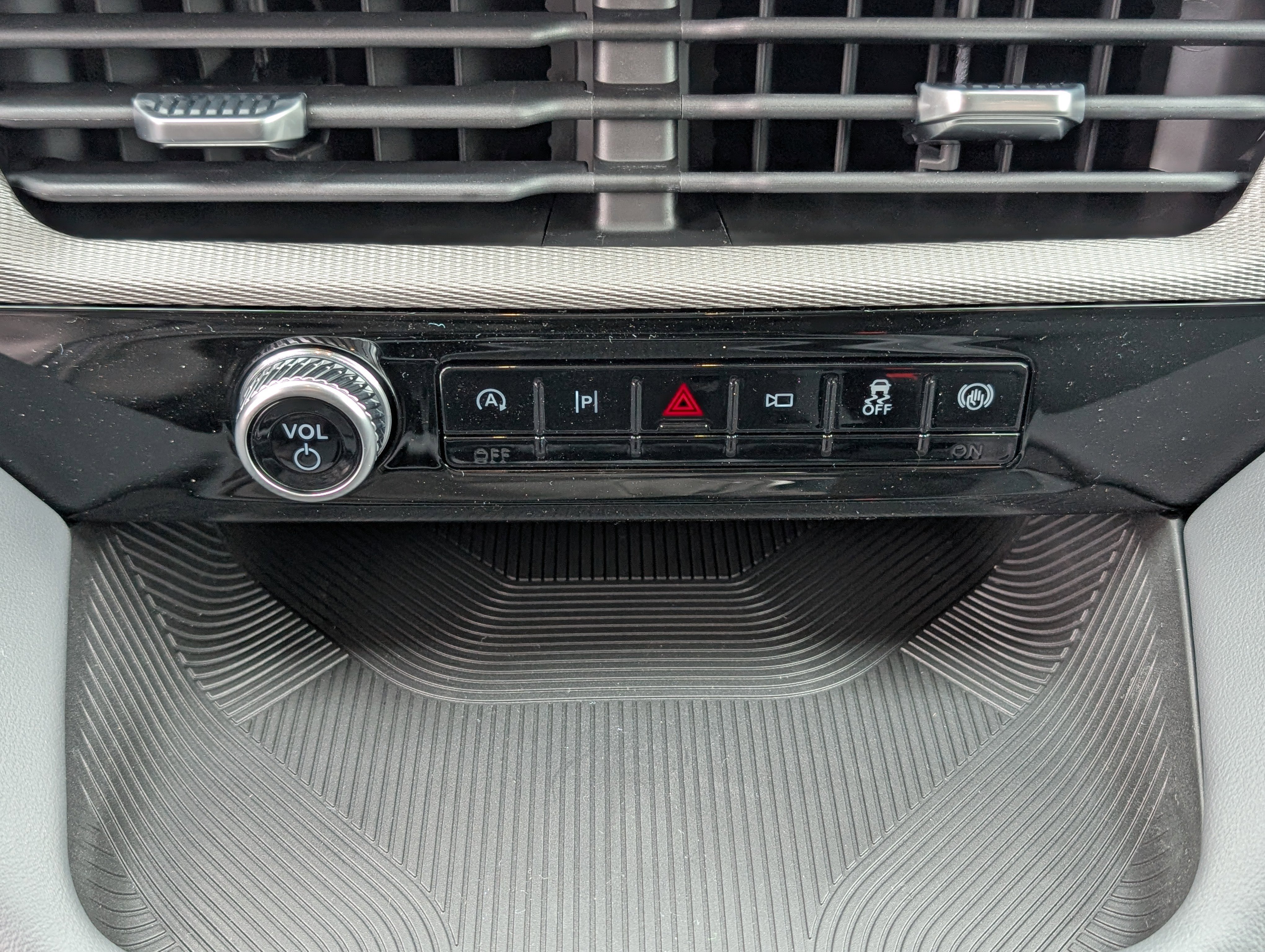 New 2026 Ford Explorer Active image 25