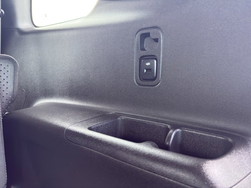 Used 2023 Chevrolet Traverse LT image 36