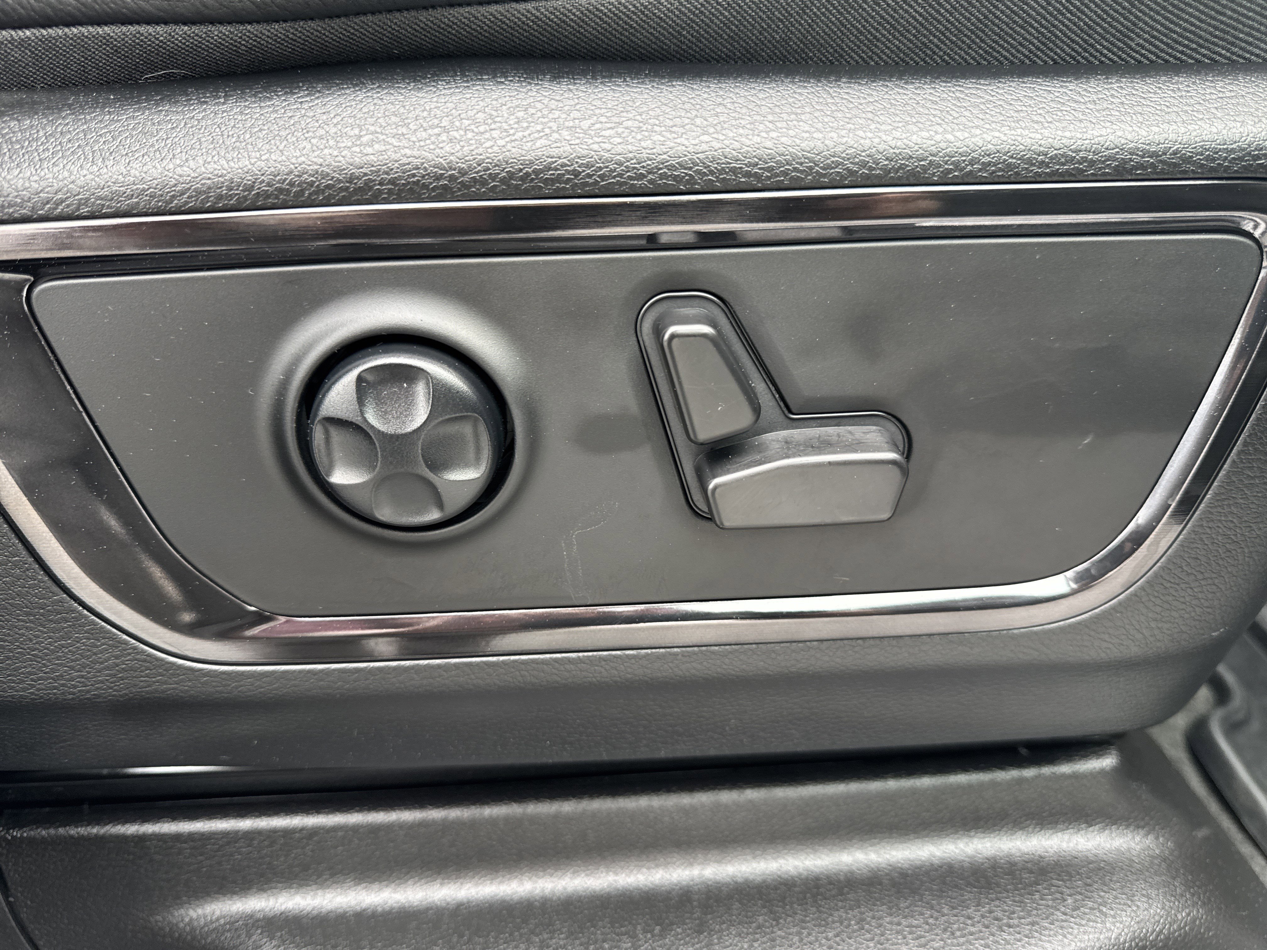 Used 2023 RAM 1500 Limited image 21