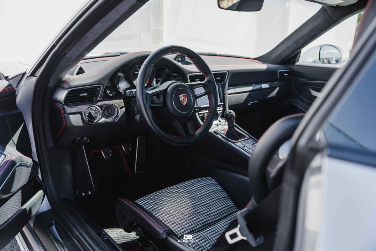 Used 2016 Porsche 911 R RWD image 39