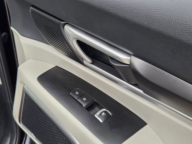 Used 2025 Kia Telluride S image 30