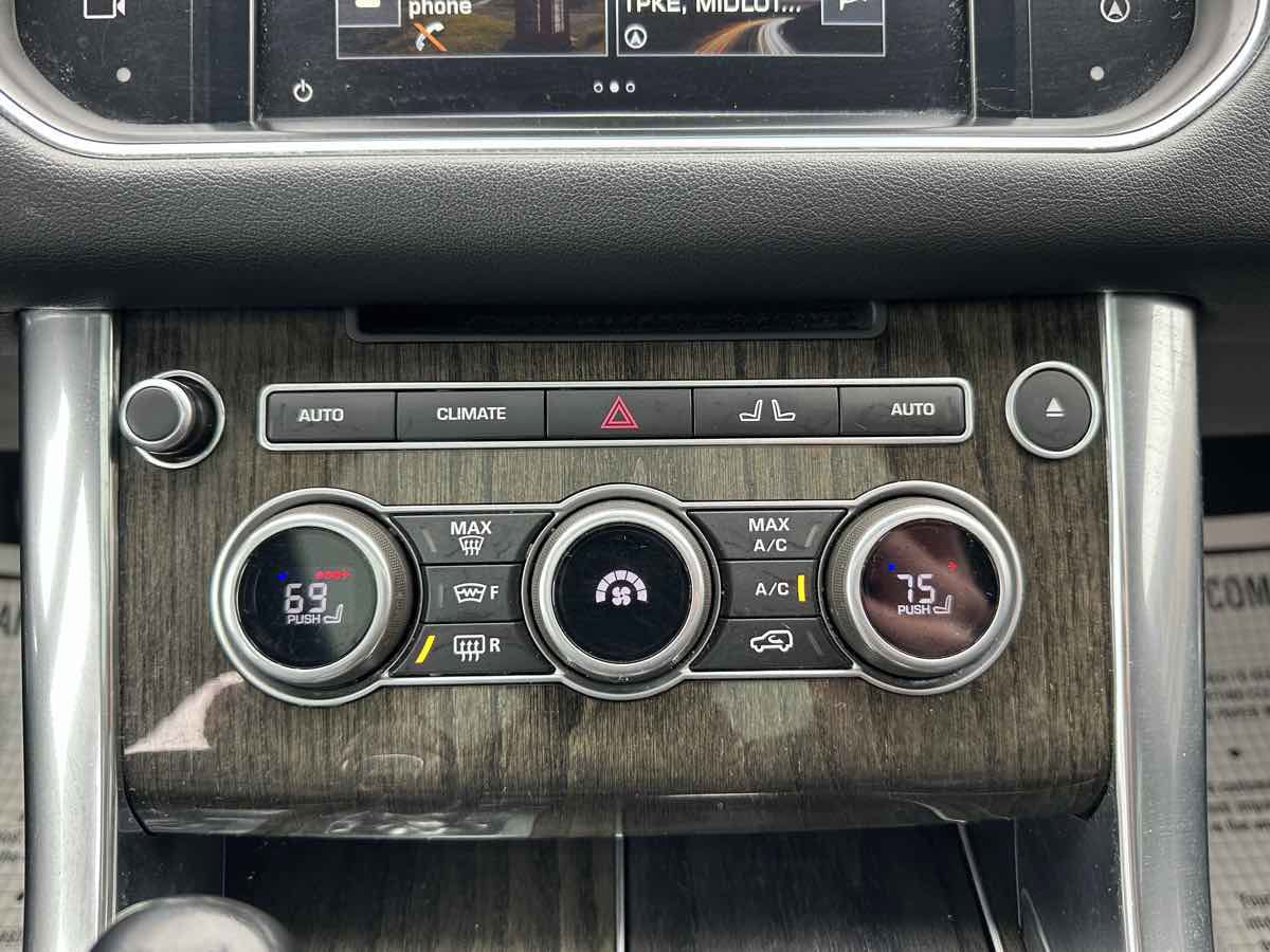 Used 2016 Land Rover Range Rover Sport HSE image 25