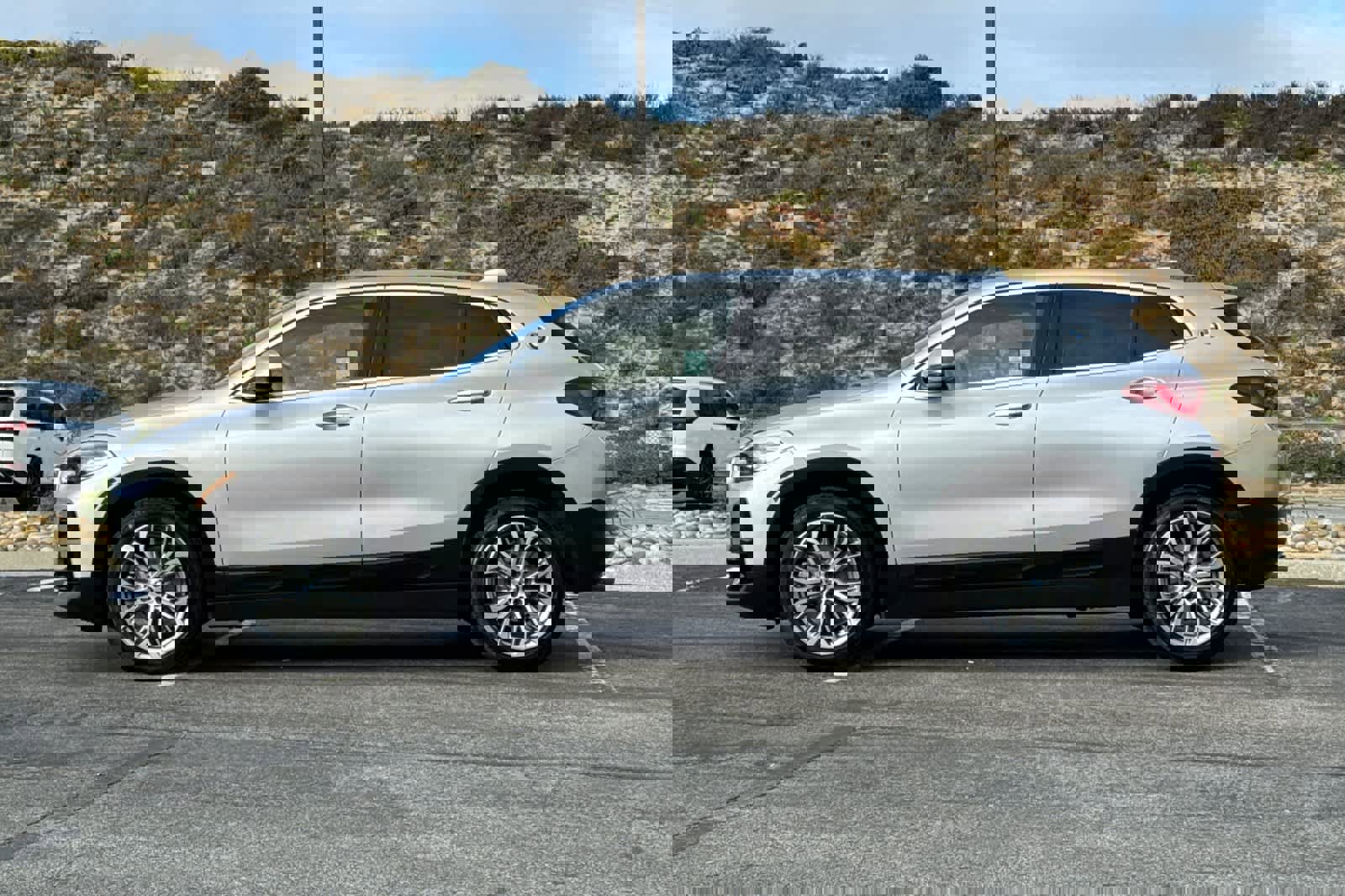 Used 2022 BMW X2 xDrive28i w/ Premium Package image 9