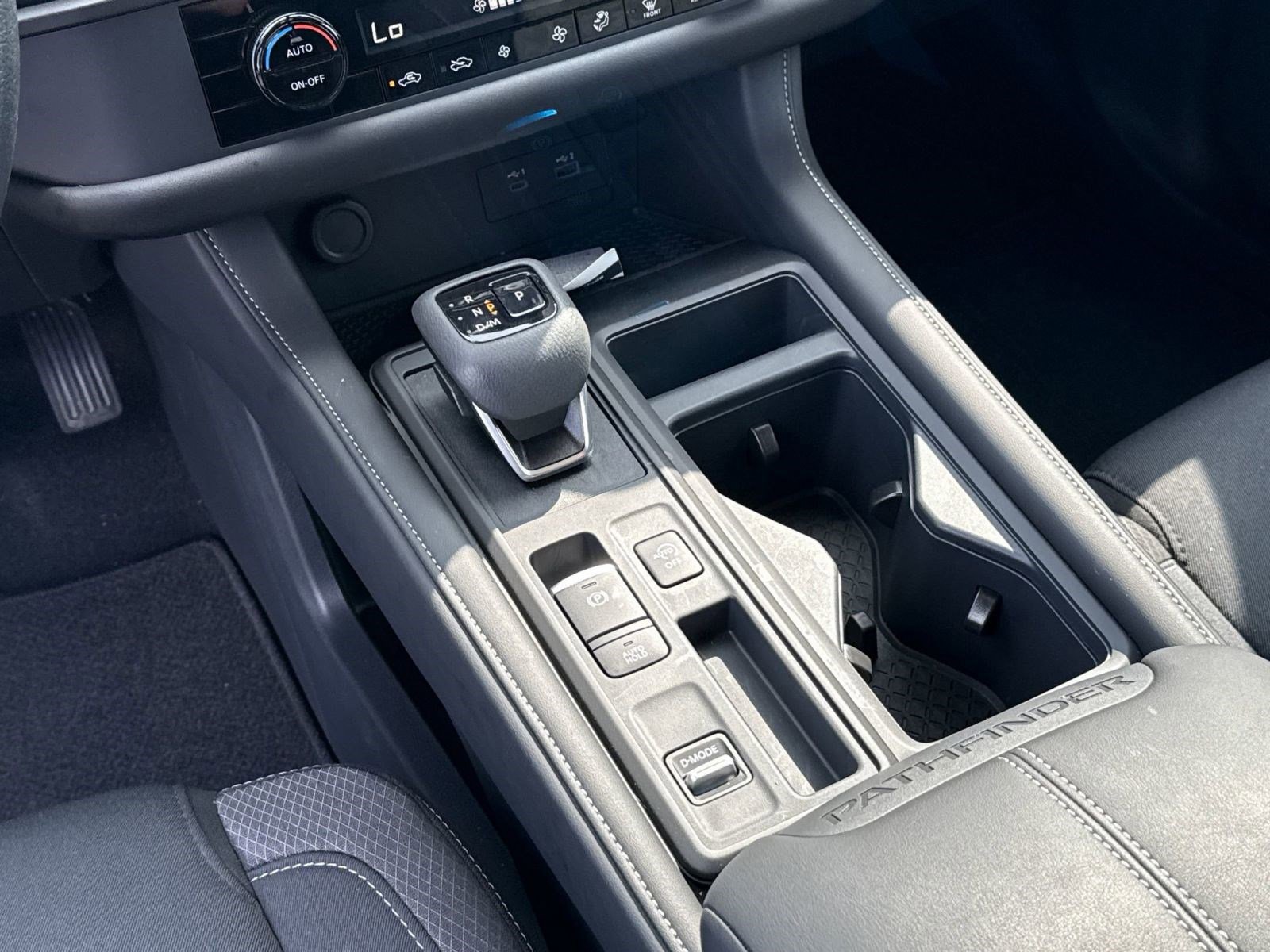 Certified 2025 Nissan Pathfinder S image 16