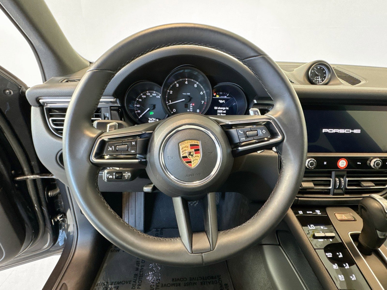 Certified 2025 Porsche Macan AWD/4WD image 14