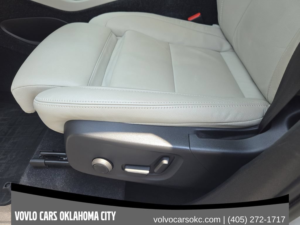 Certified 2023 Volvo XC40 B4 Plus w/ Driver Assist Package FWD image 26