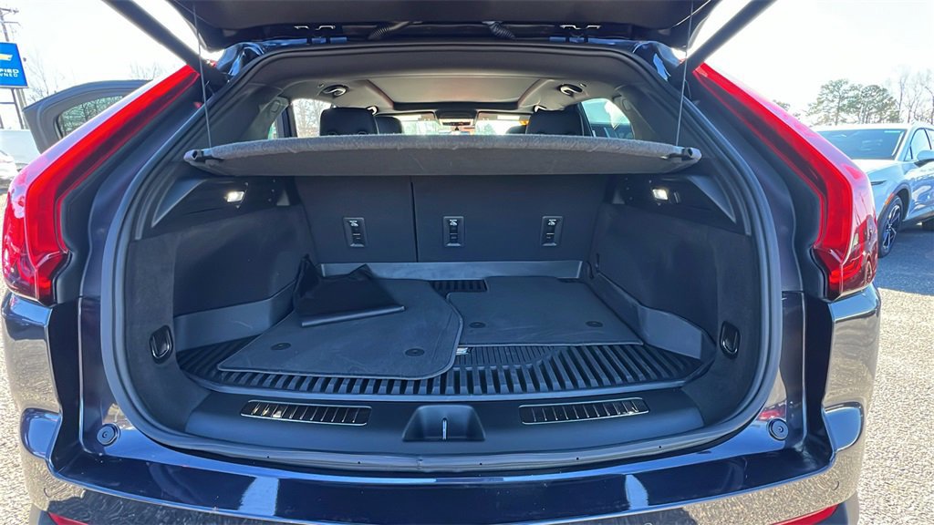 Used 2023 Cadillac XT4 Premium Luxury w/ Enhanced Visibility Package image 11