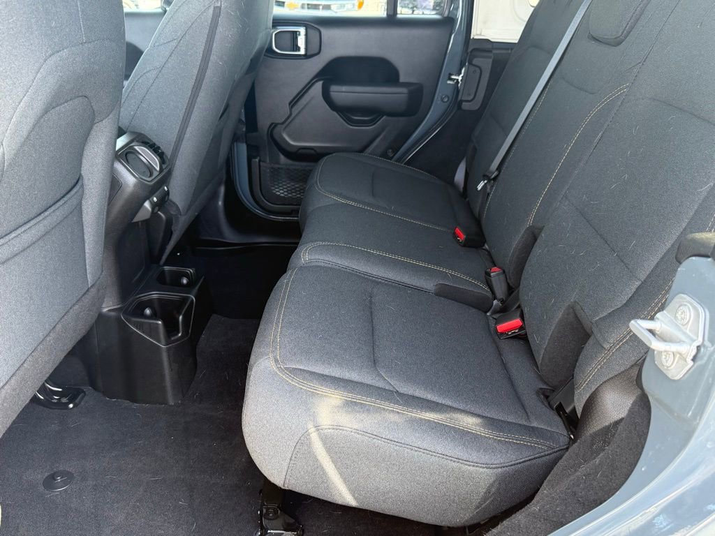 Used 2025 Jeep Wrangler Willys image 39
