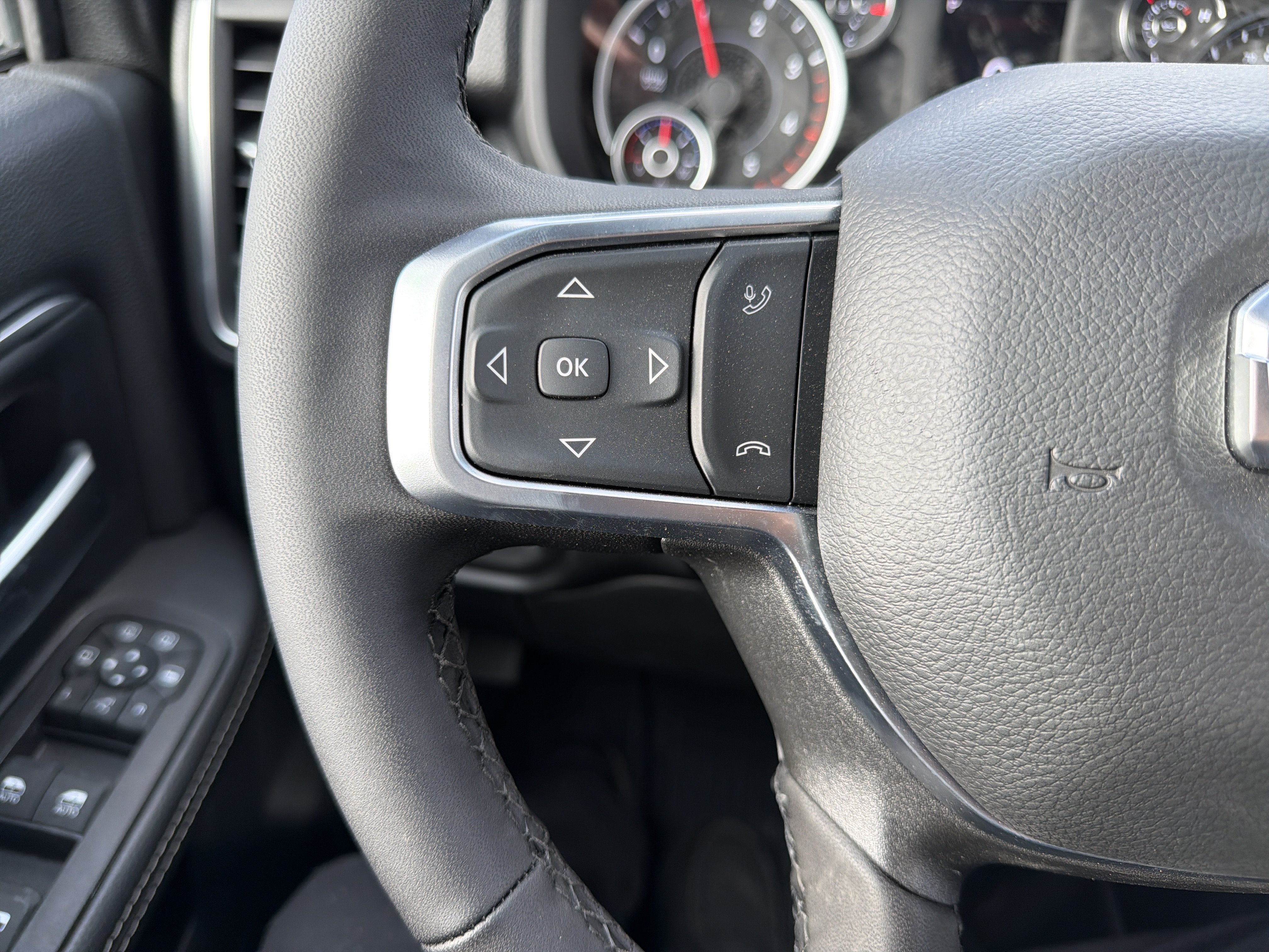 Used 2025 RAM 3500 Big Horn AWD/4WD image 19