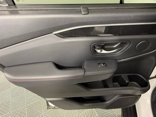 Used 2025 Honda Pilot Black Edition image 32