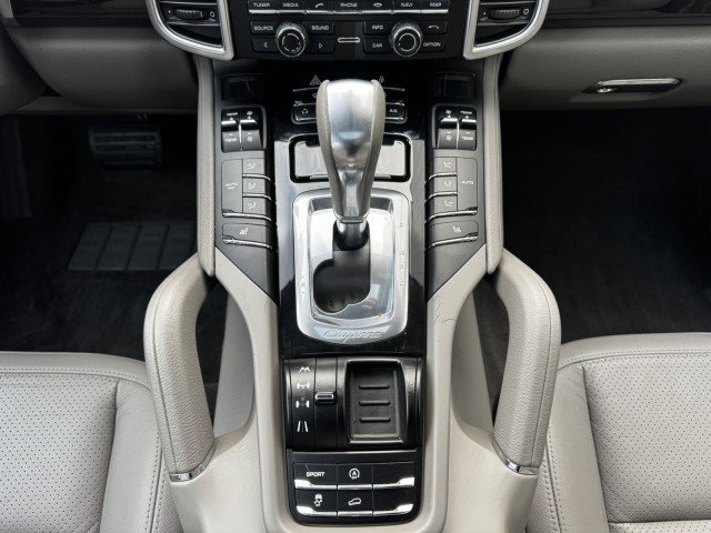 Used 2013 Porsche Cayenne image 26