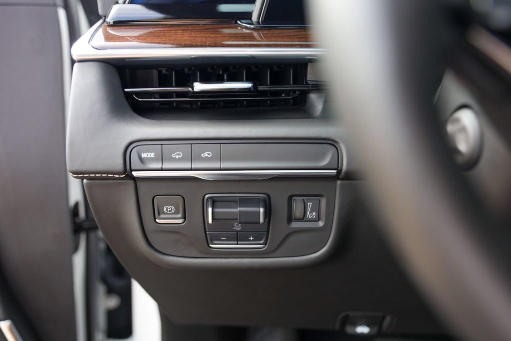 Used 2023 Cadillac Escalade Sport Platinum RWD image 15