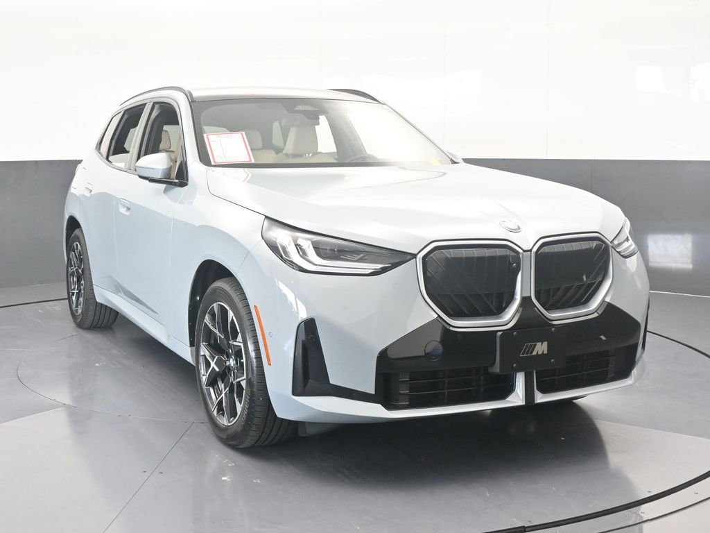 Used 2025 BMW X3 xDrive30i image 9