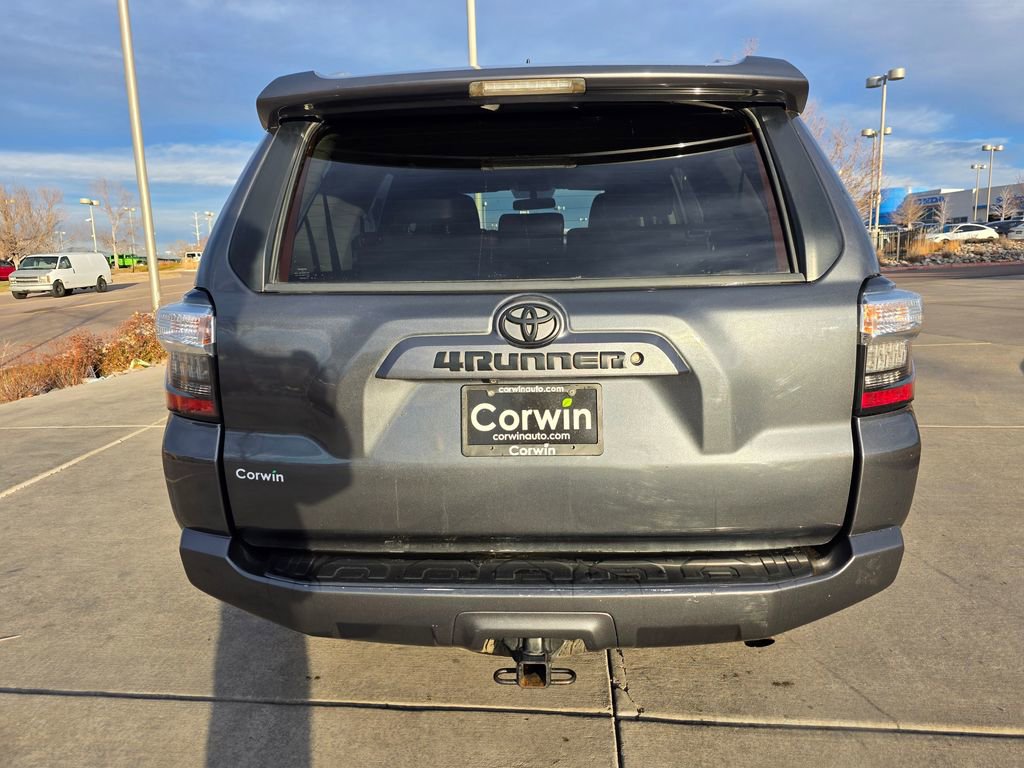 Used 2015 Toyota 4Runner SR5 image 6