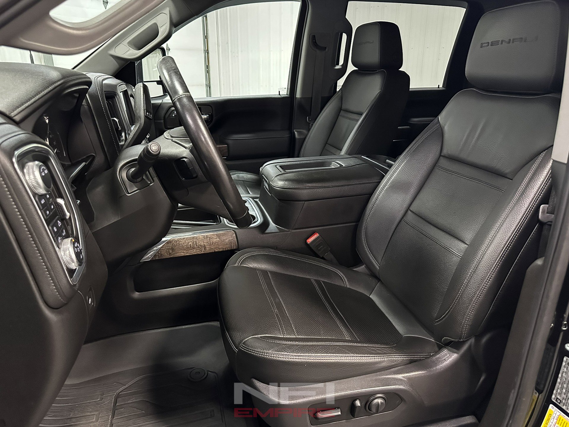 Used 2021 GMC Sierra 3500 Denali w/ Denali Ultimate Package image 24