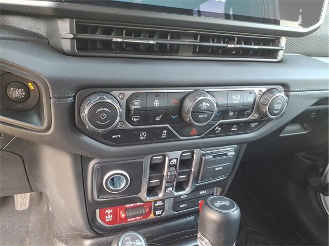 Used 2024 Jeep Wrangler Unlimited Rubicon image 16