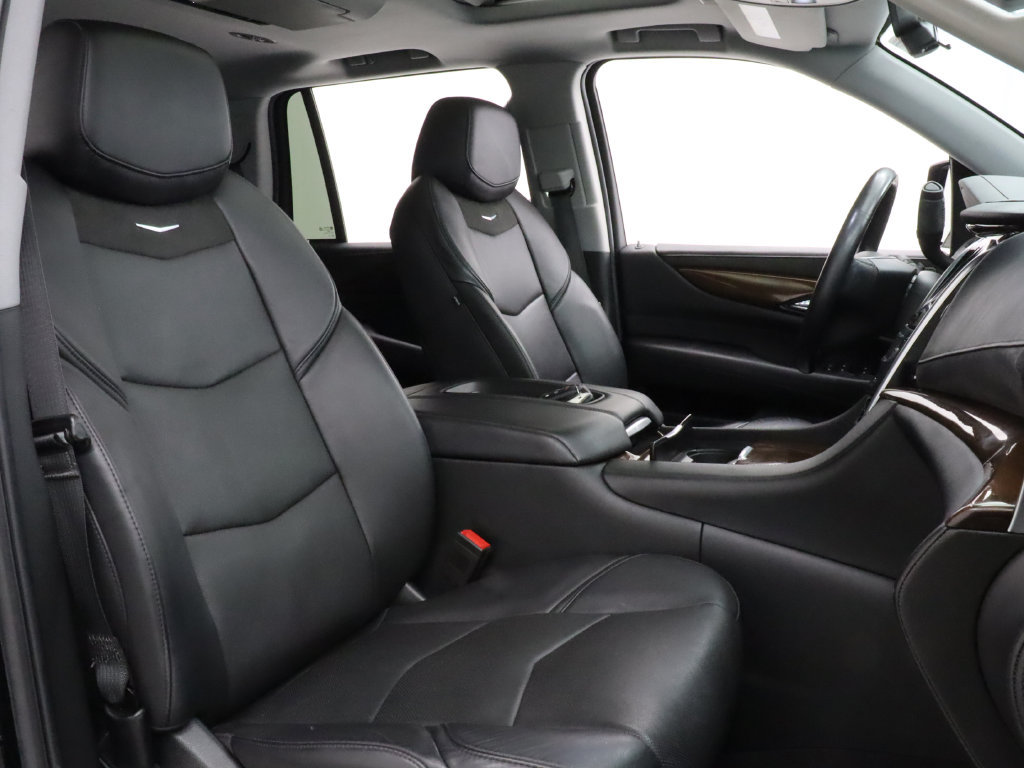 Used 2020 Cadillac Escalade Luxury w/ Escalade Sport Edition RWD image 24