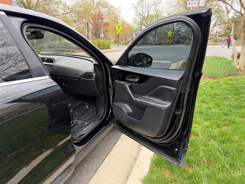 Used 2019 Jaguar F-PACE Prestige AWD/4WD image 14