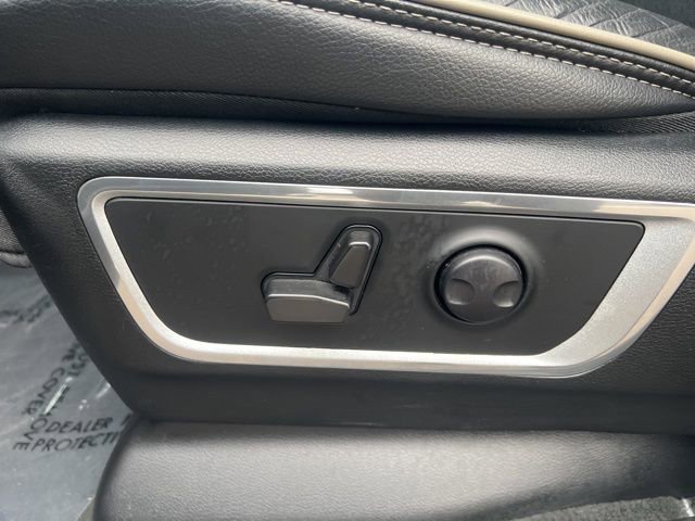 Used 2023 RAM 1500 Laramie AWD/4WD image 7